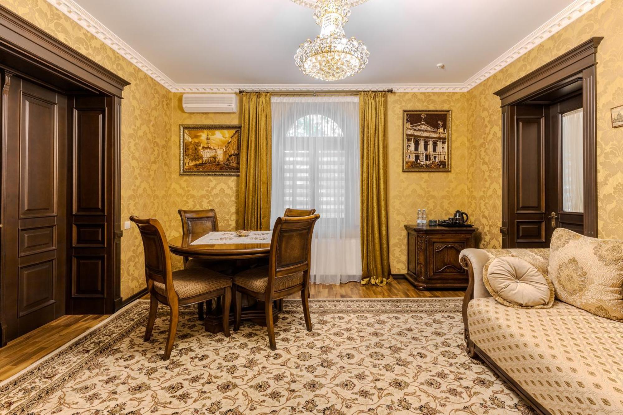 Luxury Boutique Andreevskiy Lviv Eksteriør billede